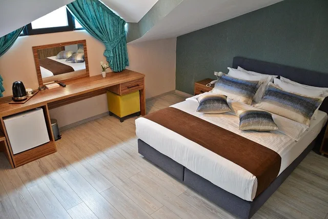 غرفة قياسية بسرير كوين، 61 Park Hotel 1/3