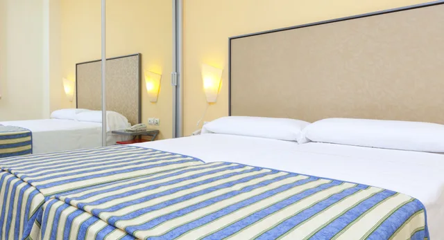 شقة بثلاثة أسرّة بغرفة نوم واحدة بمطبخ، Apartamentos Vertice Sevilla Aljarafe 2/10