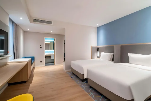 Standard, King Bed, Atrium View, Extra Floor Space، Holiday Inn Express Jinan Airport Zone 2/5