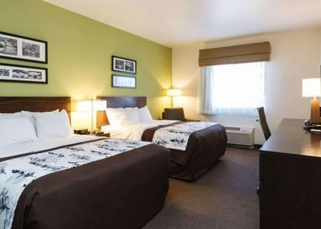 غرفة بسريرين كوين، Sleep Inn & Suites Colby 1/4