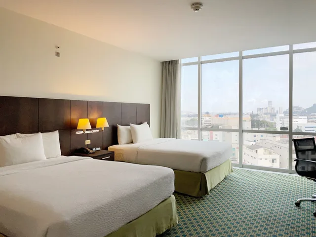 جناح جونيور بسريرين كوين بإطلالة على المدينة مع أريكة، Courtyard By Marriott Guayaquil 8/10