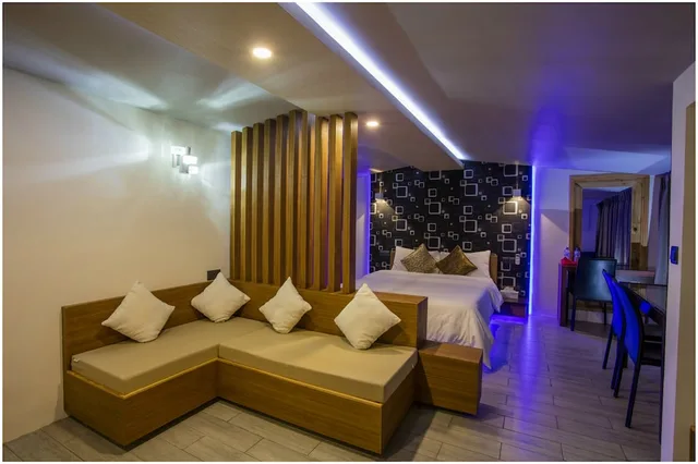 Ripple Beach Inn، Male 23/50