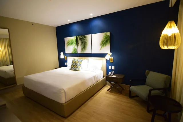 غرفة سوبيريور بسرير كينج بإطلالة على البحر، Torre Lucerna Hotel Ensenada 7/7