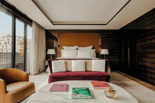 غرفة تنفيذية بسرير كينج بشرفة، Bulgari Hotel Paris 4/10