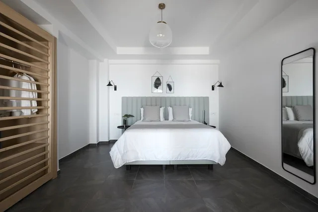 جناح غراند بسرير مزدوج بإطلالة على البحر بشرفة، Petit Palace Suites 1/5