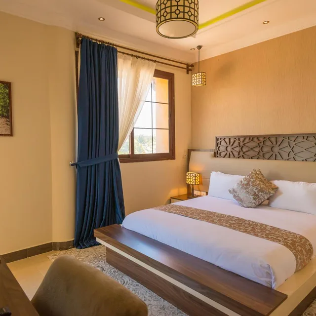 جناح بسرير كينج بإطلالة على البحر بغرفة نوم واحدة، GOLDEN TULIP ZANZIBAR RESORT 1/9
