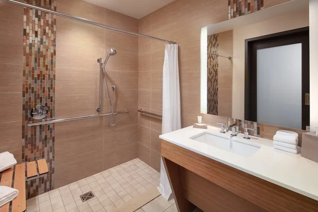 غرفة تقليدية بسريرين كينج، THE WESTIN BUFFALO 5/10