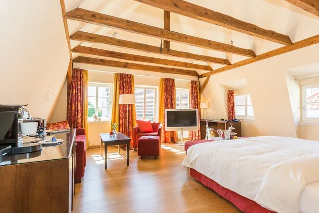 جناح استوديو فاخر بسرير كينج بحوض جاكوزي، Romantik Hotel Reichshof 6/10