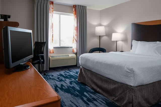 غرفة بسرير كينج، Fairfield Inn And Suites By Marriott Jefferson City 1/2