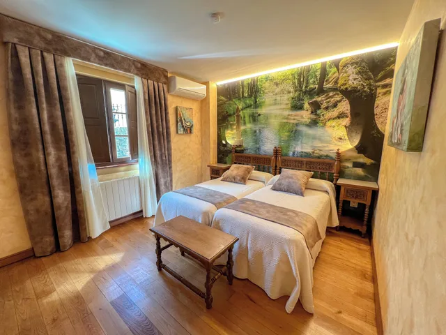 Room, Twin Beds, Posada Araceli 3/10