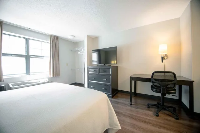 Studio, Queen Bed, Accessible, Extended Stay America - Long Island - Bethpage 1/10