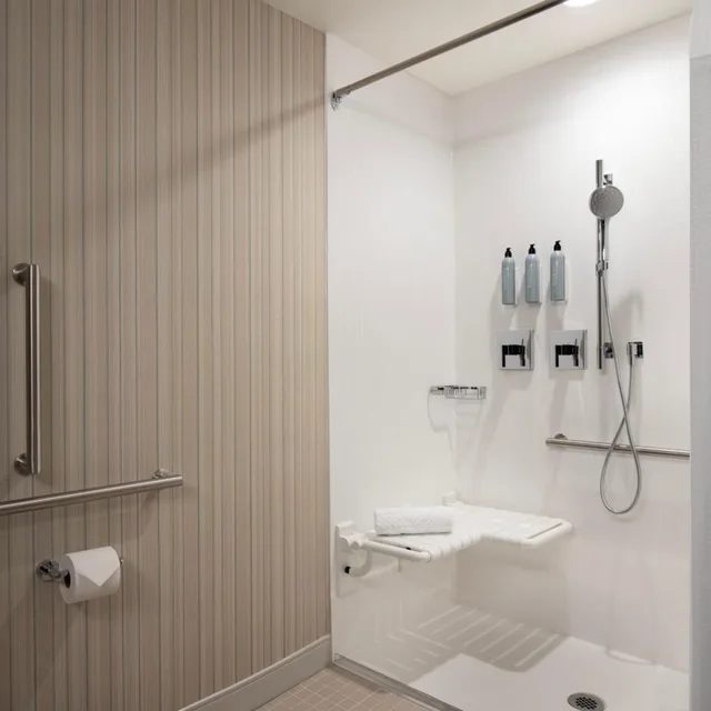 Standard, 2 Queen Beds, City View, Courtyard By Marriott Nanaimo 8/10
