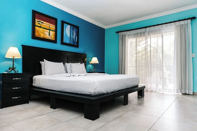 جناح عائلي ديلوكس بسرير كينج وسرير فردي بإطلالة على المسبح، Seranta Brisas de Bavaro Ex the Mt Hotel 1/10
