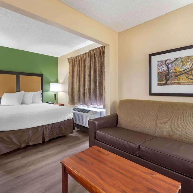 Deluxe, Studio, Queen Bed, Studio 6 Extended Stay South Bend Mishawaka South IN 2/10