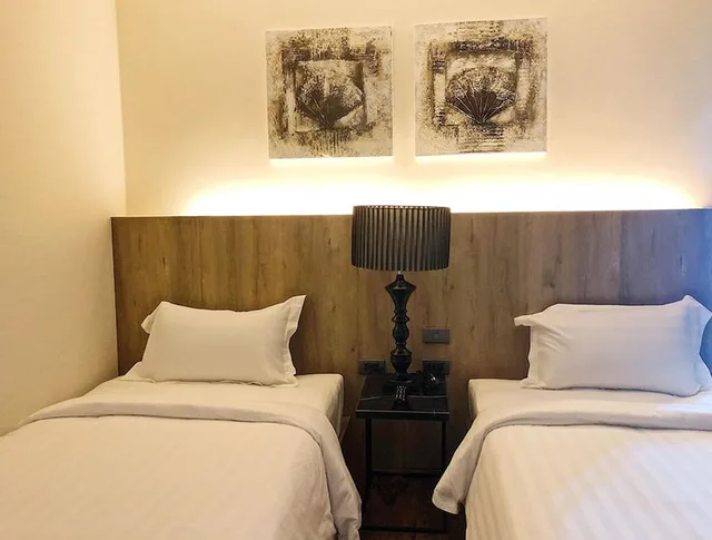 غرفة ديلوكس بسريرين منفصلين، The 28Th Hotel 2/8