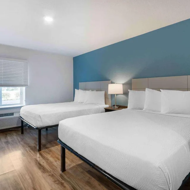 غرفة قياسية بسريرين كوين، WoodSpring Suites Deerfield Beach 1/5