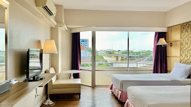 غرفة ديلوكس بسرير كينج وسريرين منفصلين بإطلالة على النهر، Ayothaya Riverside Hotel 4/10