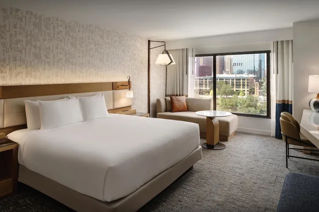 Room, King Bed, Lake Front, Patio، Hyatt Regency Austin 2/9
