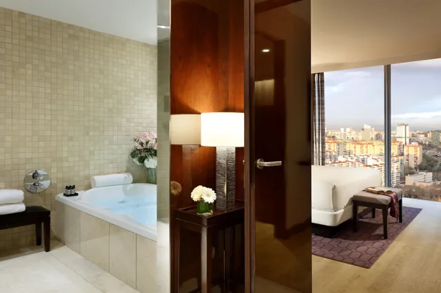Regency, Suite, King Bed، Hyatt Regency Barcelona Tower 3/3