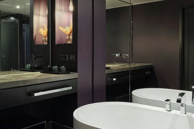 جناح سوبيريور بسرير كينج، Roomers Frankfurt Central, Autograph Collection 5/5