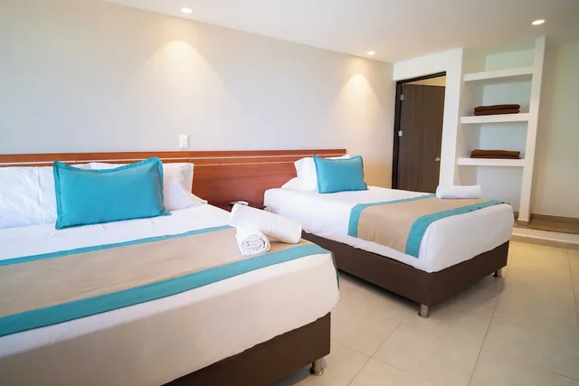 Family, Triple, 1 Double and 1 Single Bed, Hotel Portobelo Boulevard 6/10