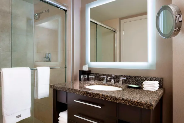 غرفة تقليدية بسرير كينج، Le Westin Montreal 6/8