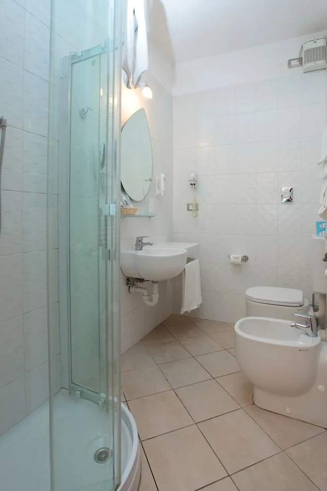استوديو بأربعة أسرّة في الملحق، Albergo Centrale Bologna 10/10