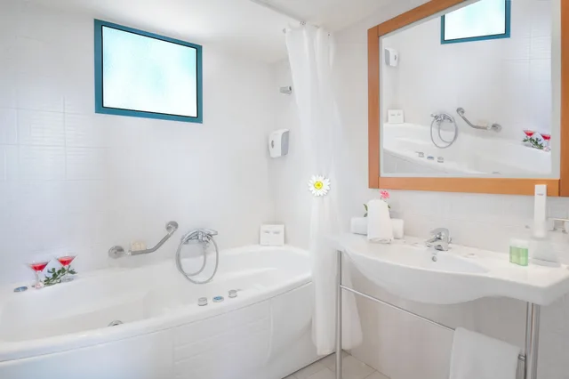 فيلا بسريرين منفصلين وسريرين مزدوجين بـ4 غرف نوم بمسبح خاص، Miramare Resort & Spa 7/7