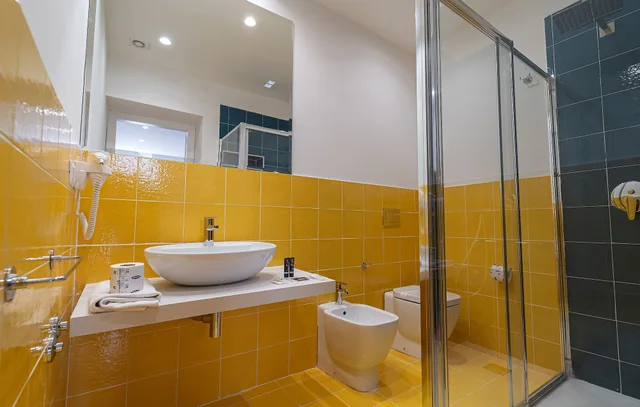 جناح جونيور بسرير كوين بإطلالة على المدينة، H. G. Boutique Toledo Napoli Centro 4/5