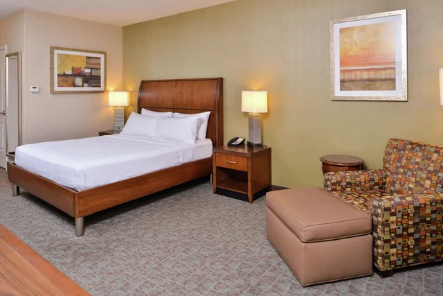 suite, accessible, Hilton Garden Inn Boise Spectrum 5/9