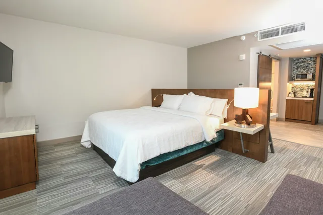 جناح بسرير كينج لذوي الإعاقة، Hilton Garden Inn Cincinnati Midtown 1/3