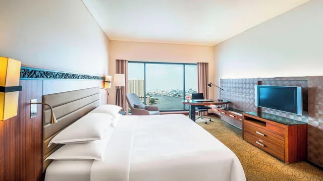 Deluxe, Double Bed, with View, Royal Orchid Sheraton Riverside Hotel Bangkok 2/5