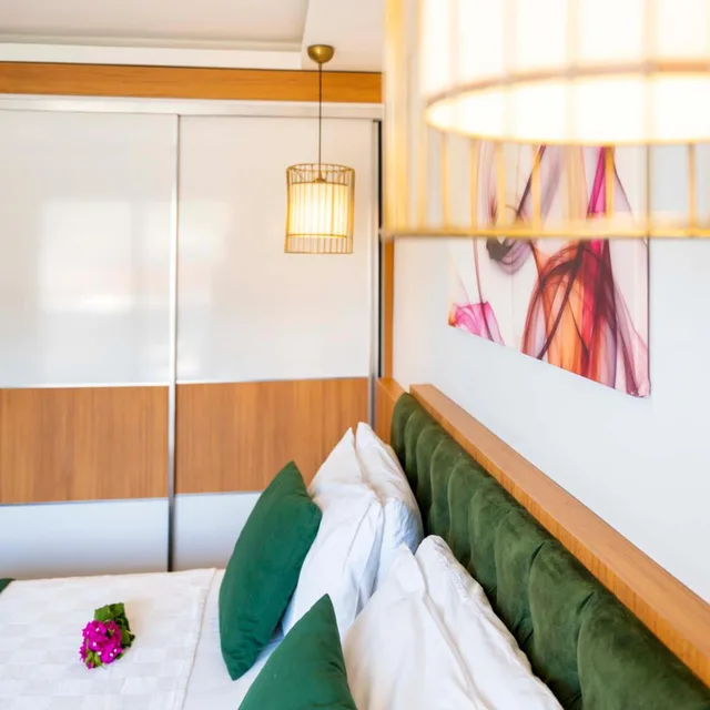 Deluxe, Double Bed, Side Sea View، Mogons Exclusive 5/9