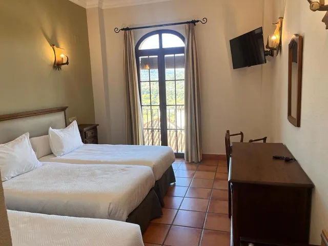 غرفة ثلاثية، Hotel Sierra de Ubrique 3/9