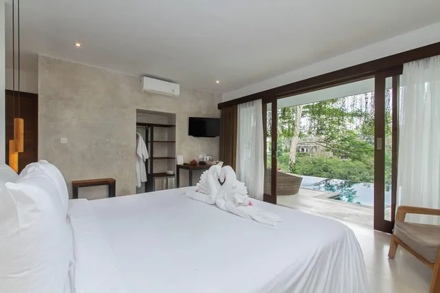 Premier, Suite, Hill View, The Pandora Hotel 2/10