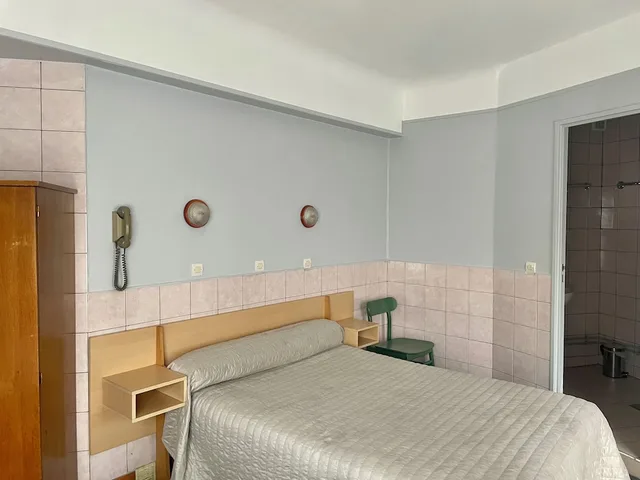 Room, Double Bed, Hotel de la Comete 1/5