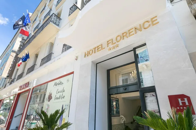 جناح جونيور بسرير كوين مع سرير إضافي، Hotel Florence Nice 1/1