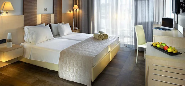غرفة بسرير مزدوج بإطلالة على الحديقة، Istion Club Hotel Spa 2/2