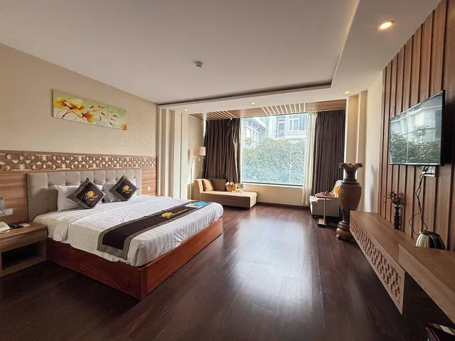 غرفة بريميير بسرير كوين بإطلالة على المدينة، Sen Vang Luxury Hotel 2/10