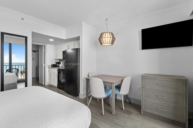 Schooner, Junior Suite, Deluxe, 2 Queen Beds, Ocean Front، Compass Cove Resort 3/10
