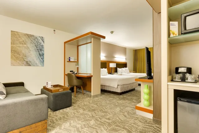 جناح بسريرين كوين مع أريكة، Springhill Suites By Marriott Mcallen 9/10