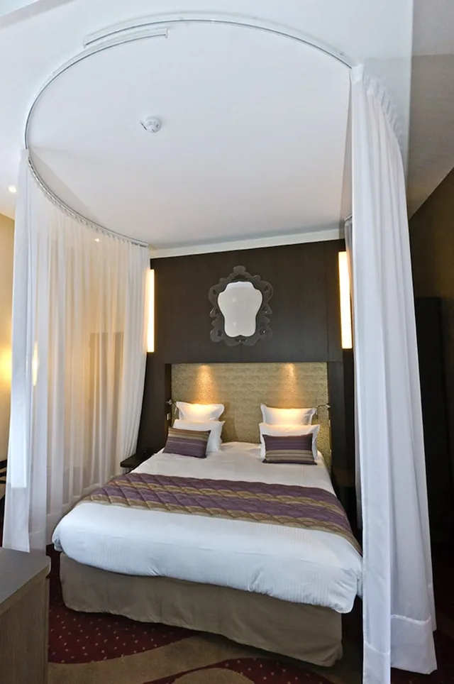 جناح ديلوكس بسرير كينج مع أريكة، Hotel Francois Premier Cognac Centre 2/4