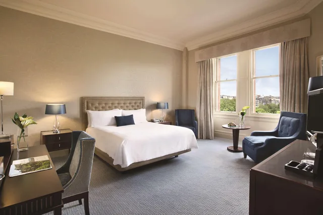 غرفة بريميير بسرير مزدوج، The Caledonian Edinburgh, Curio Collection by Hilton 1/3