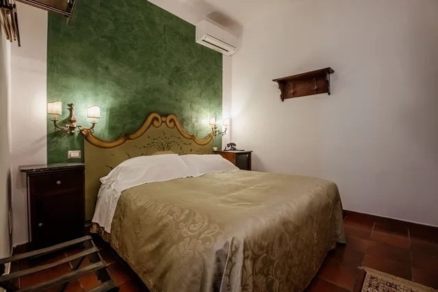 غرفة أساسية بسرير كوين بإطلالة على المدينة بشرفة، B&B Porta Marina Ortigia 4/10