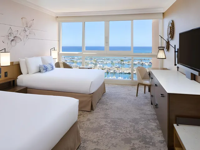 King Bed, Ocean Front, Accessible، Prince Waikiki 1/1