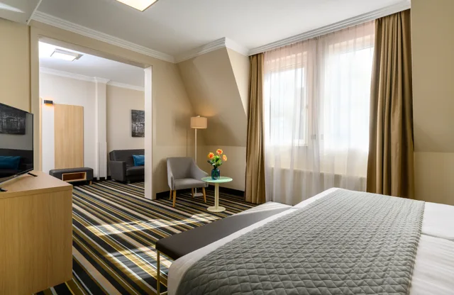 جناح جونيور، Leonardo Hotel Budapest 4/5
