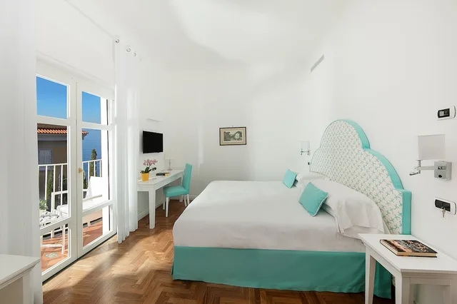 غرفة سوبيريور بسريرين منفصلين بشرفة، Villa Garden 2/3