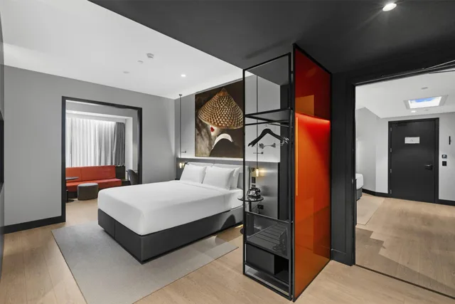 جناح جونيور، Radisson RED Auckland 3/4