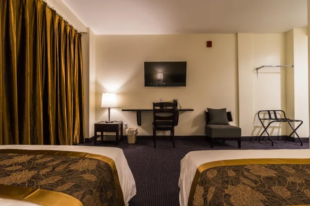 غرفة بسريرين مزدوجين، John Hotel 2/2