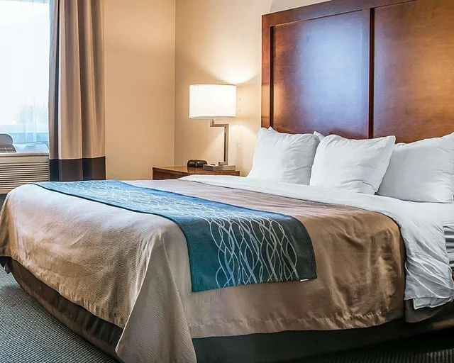 غرفة بسرير كينج، Bluffton Inn & Suites 3/3